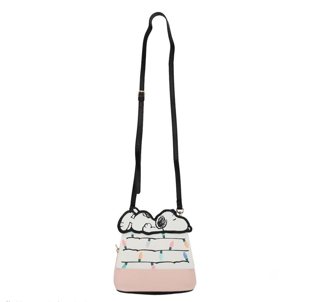 Bioworld Peanuts Snoopy Christmas Pink Dome Crossbody Bag Dog House Holiday
